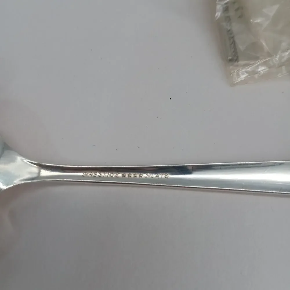 6X SS Oneida Prestige GRENOBLE Silverplate Soup Spoons 1 Used Rest New